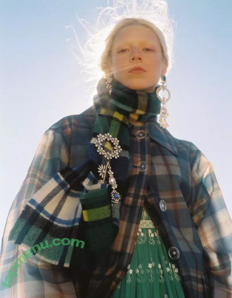 Hunter Schafer nude photo #0062 (hunterschafer)