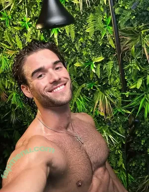 huntermcvey / hunter_mcvey nude photo #0003