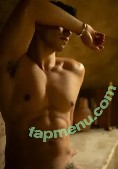 hurricaneee_11 nude photo #0002 (hurricane_gh)