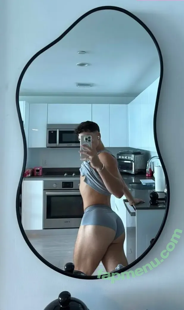 hurricaneee_11 nude photo #0004 (hurricane_gh)