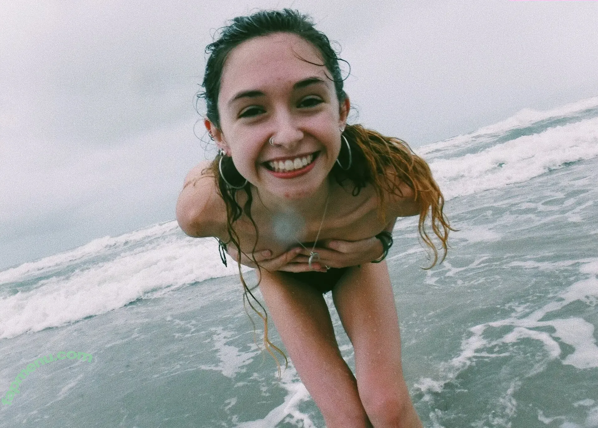 Hushedhippie nude photo #0010 (hushed.hippie / splashofclaire)