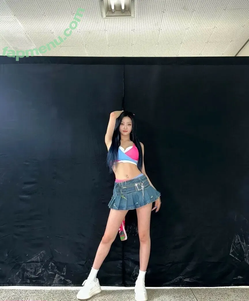 Hwiseo nude photo #0004 (H1-KEY / h1key.hwiseo)