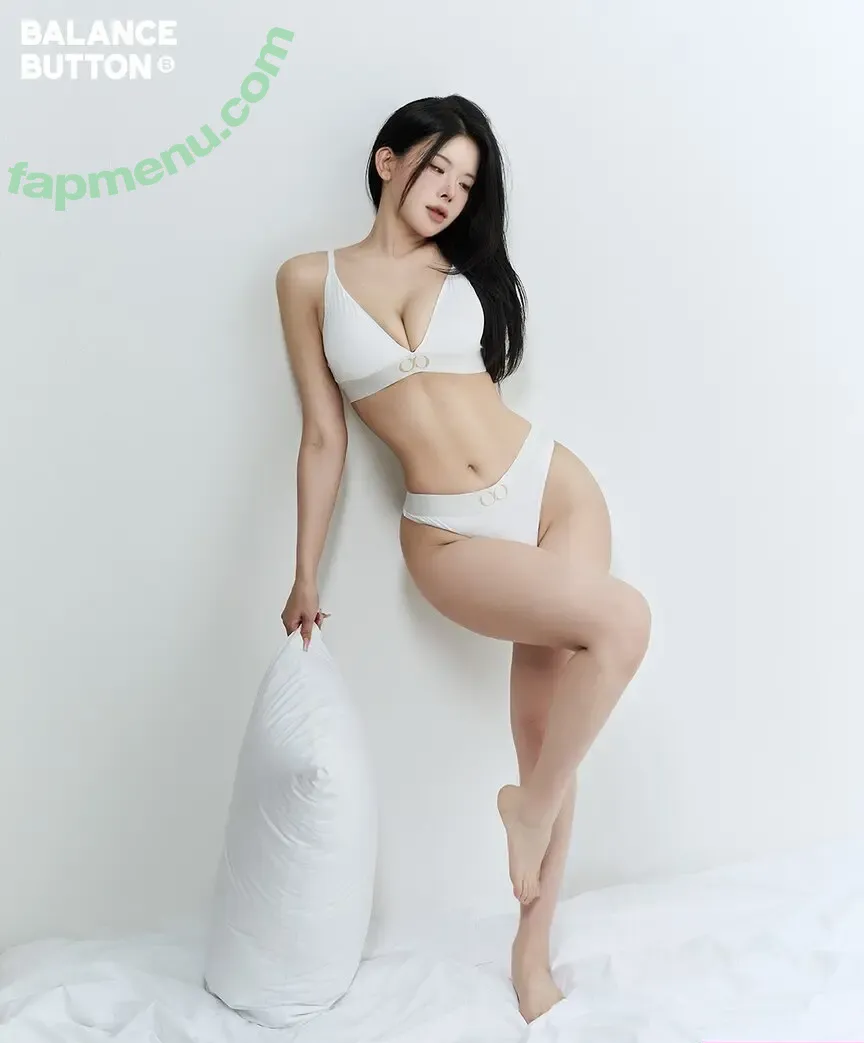 __hya_____ nude photo #0010 (__hya_____)