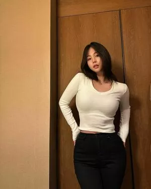 Hyerininng / 혜린 nude photo #0013