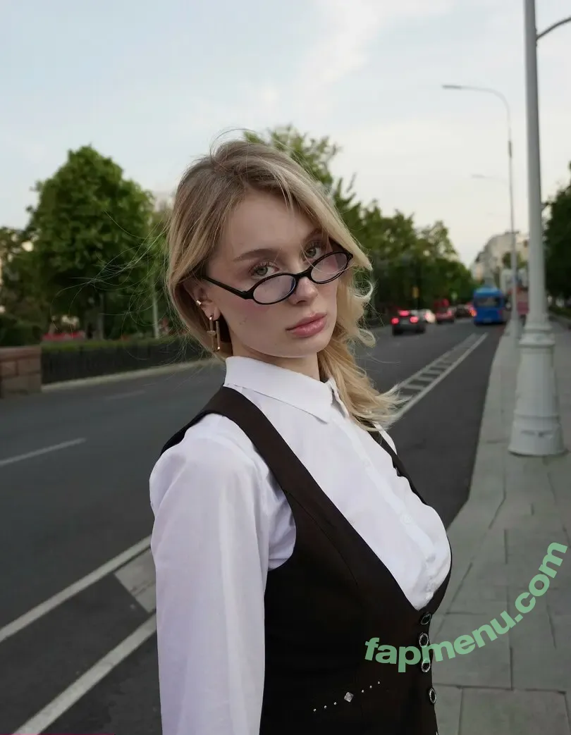 i_am_doshik nude photo #0219 (Dasha Doshik / doshikgasai)