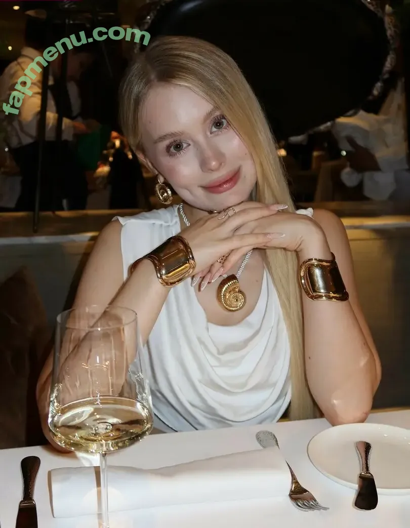 i_am_doshik nude photo #0234 (Dasha Doshik / doshikgasai)