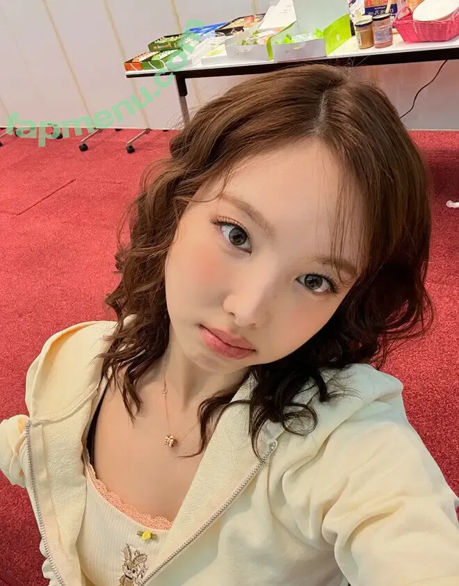 I’m Nayeon nude photo #0002 (Nayeon / nayeonyny)