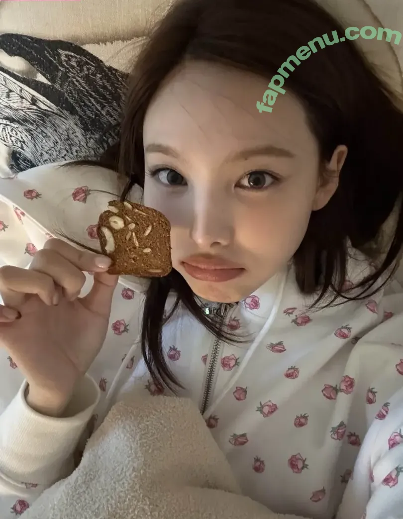 I’m Nayeon nude photo #0005 (Nayeon / nayeonyny)