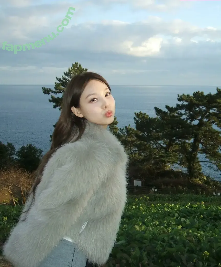 I’m Nayeon nude photo #0027 (Nayeon / nayeonyny)