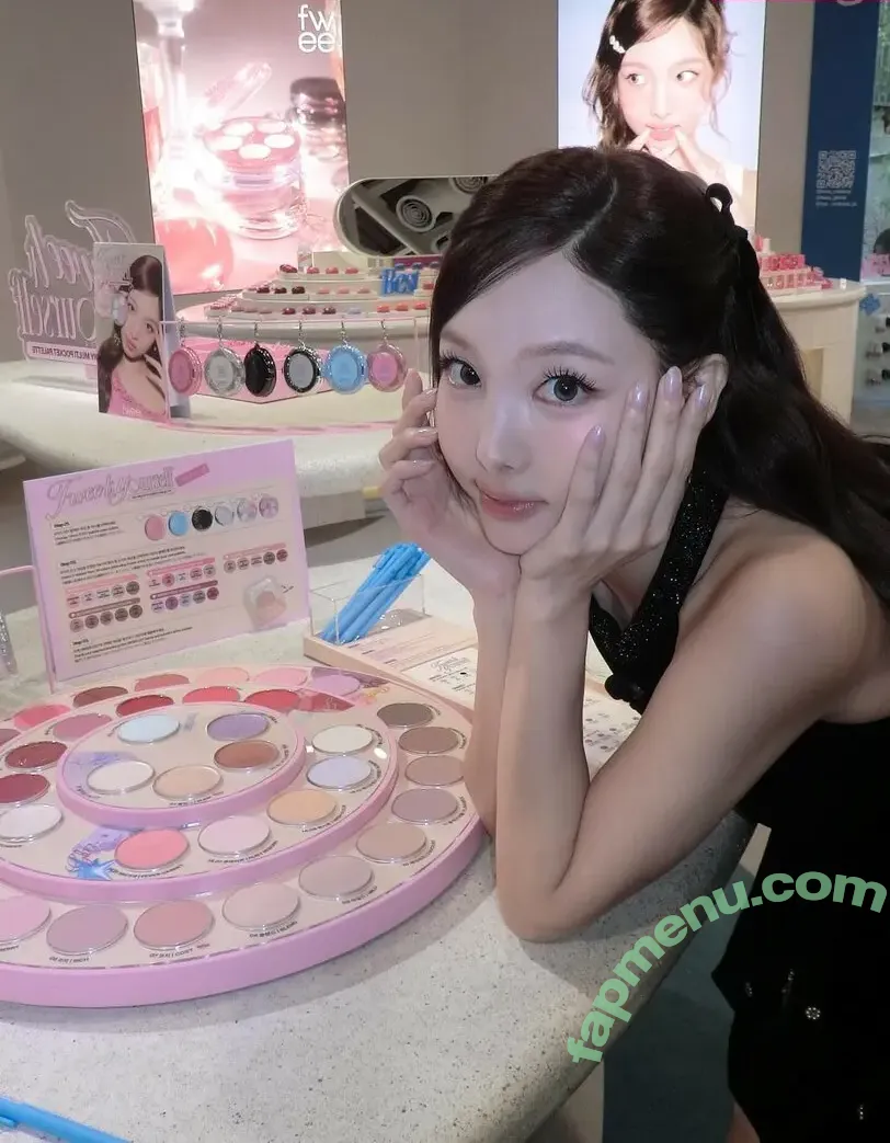 I’m Nayeon nude photo #0141 (Nayeon / nayeonyny)