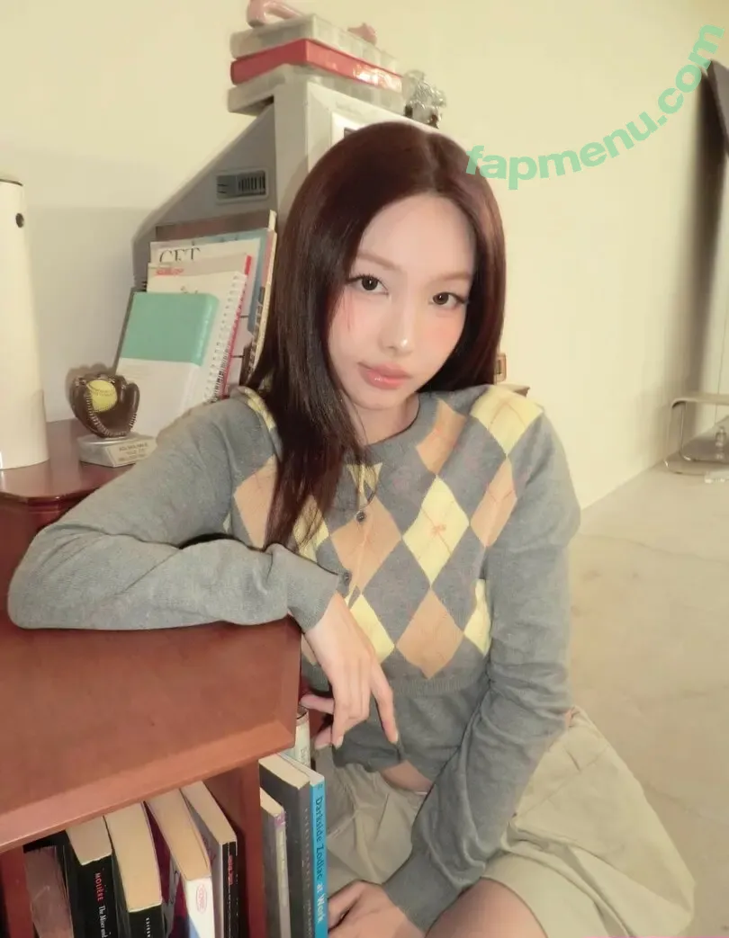 I’m Nayeon nude photo #0199 (Nayeon / nayeonyny)
