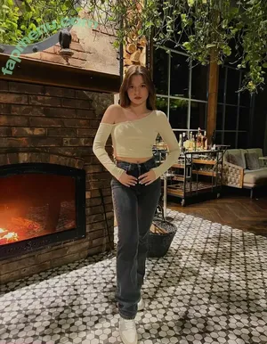 iamanily / iameily nude photo #0011