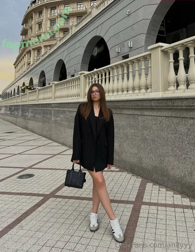 iamanily nude photo #0004 (iameily)