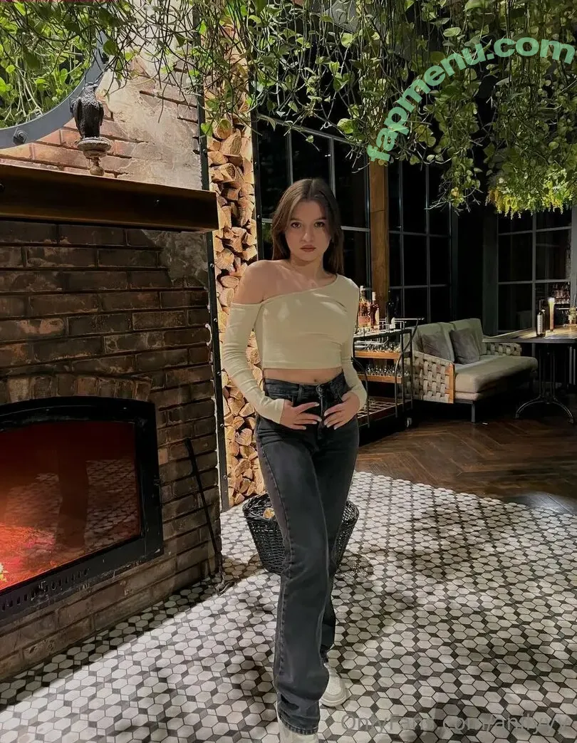 iamanily nude photo #0010 (iameily)