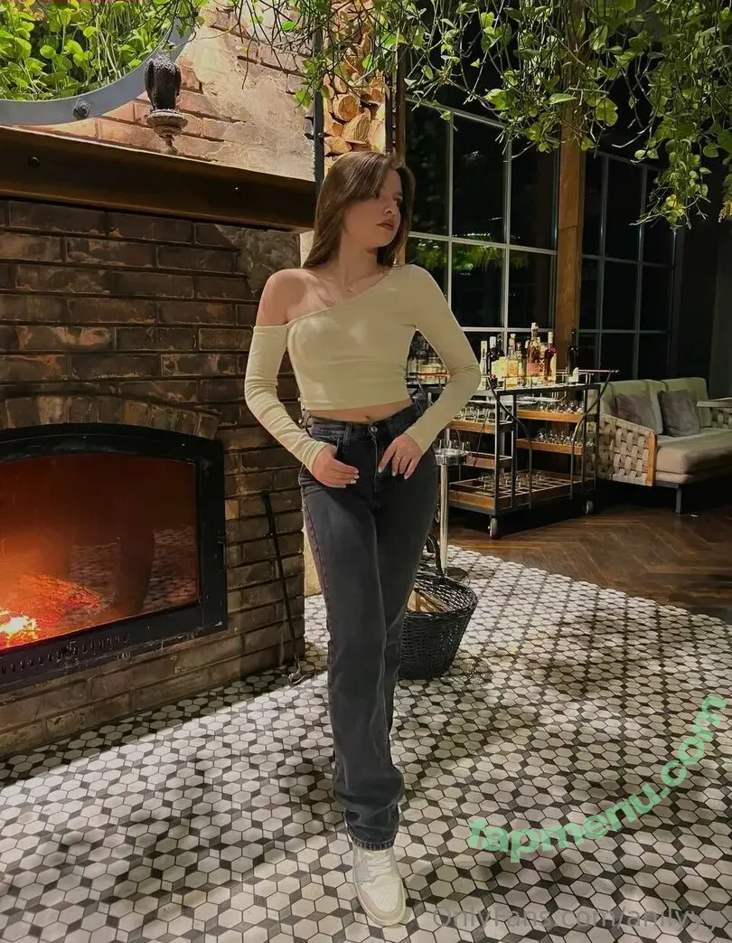 iamanily nude photo #0012 (iameily)