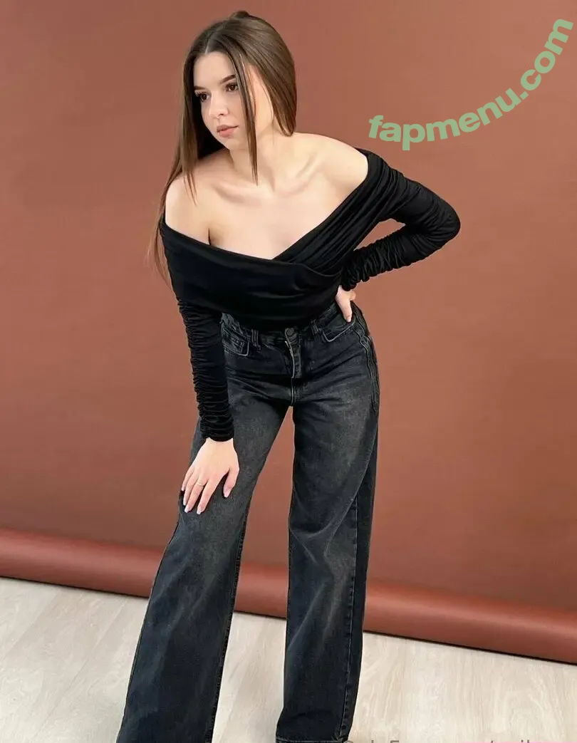 iamanily nude photo #0023 (iameily)