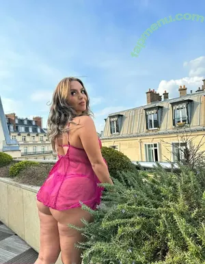 iamaraqueenbae / araqueenbae nude photo #0030