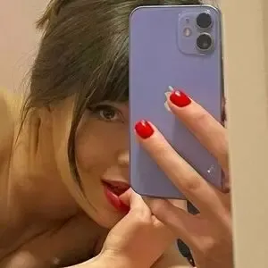 Iambadcandy nude photo #0016