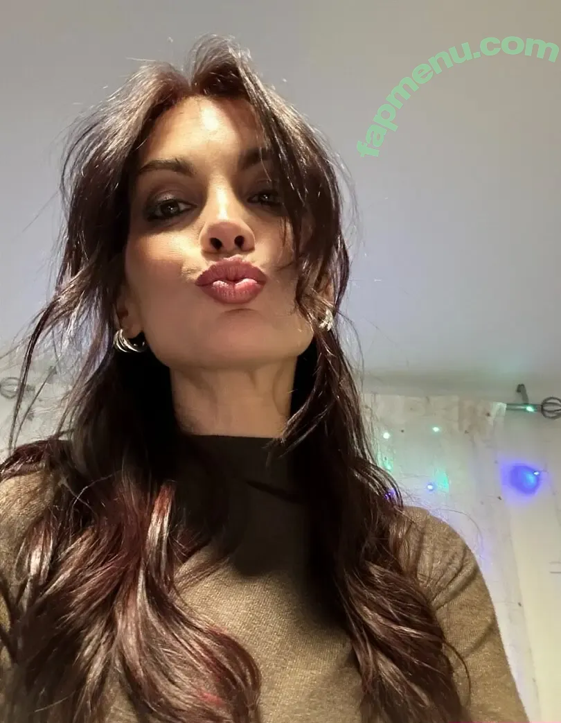 Iamcristinini nude photo #0134 (Iamcristinini)