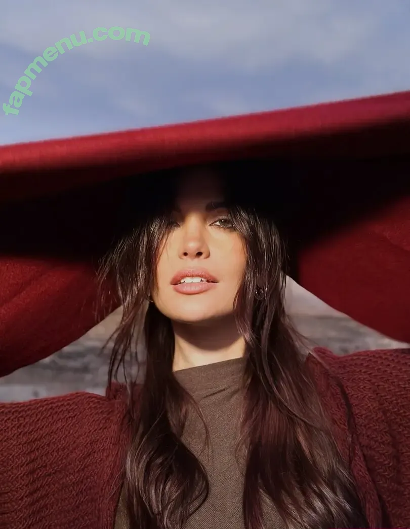 Iamcristinini nude photo #0137 (Iamcristinini)