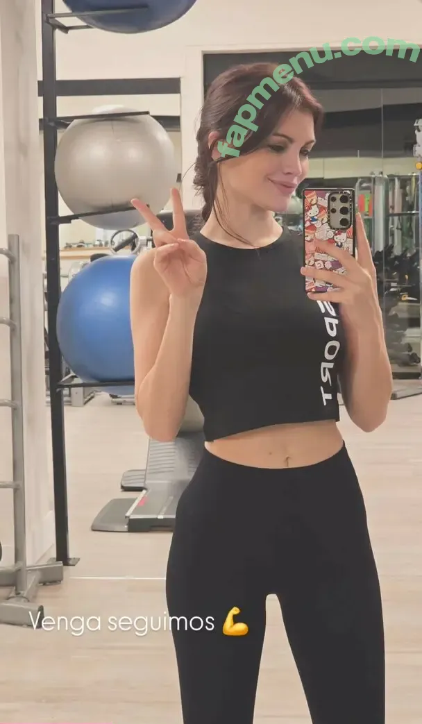 Iamcristinini nude photo #0144 (Iamcristinini)