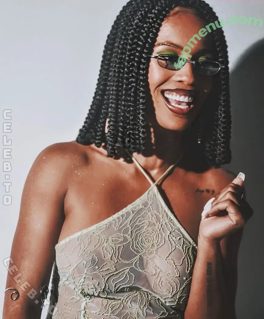 Iamddb nude photo #0059 (Diana De Brito / beeechimblind / iam_ddb)