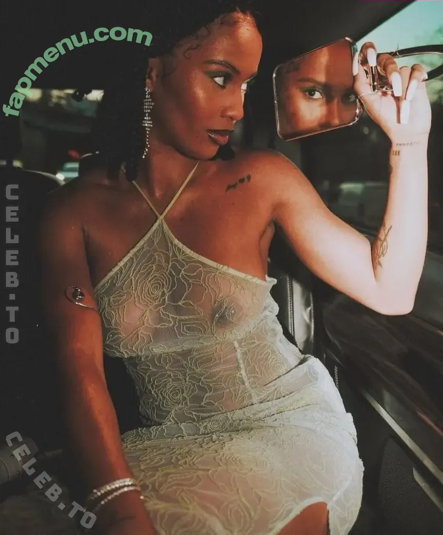 Iamddb nude photo #0063 (Diana De Brito / beeechimblind / iam_ddb)