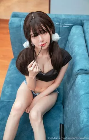 iamdorasnowfree / iamdorasnow nude photo #0129
