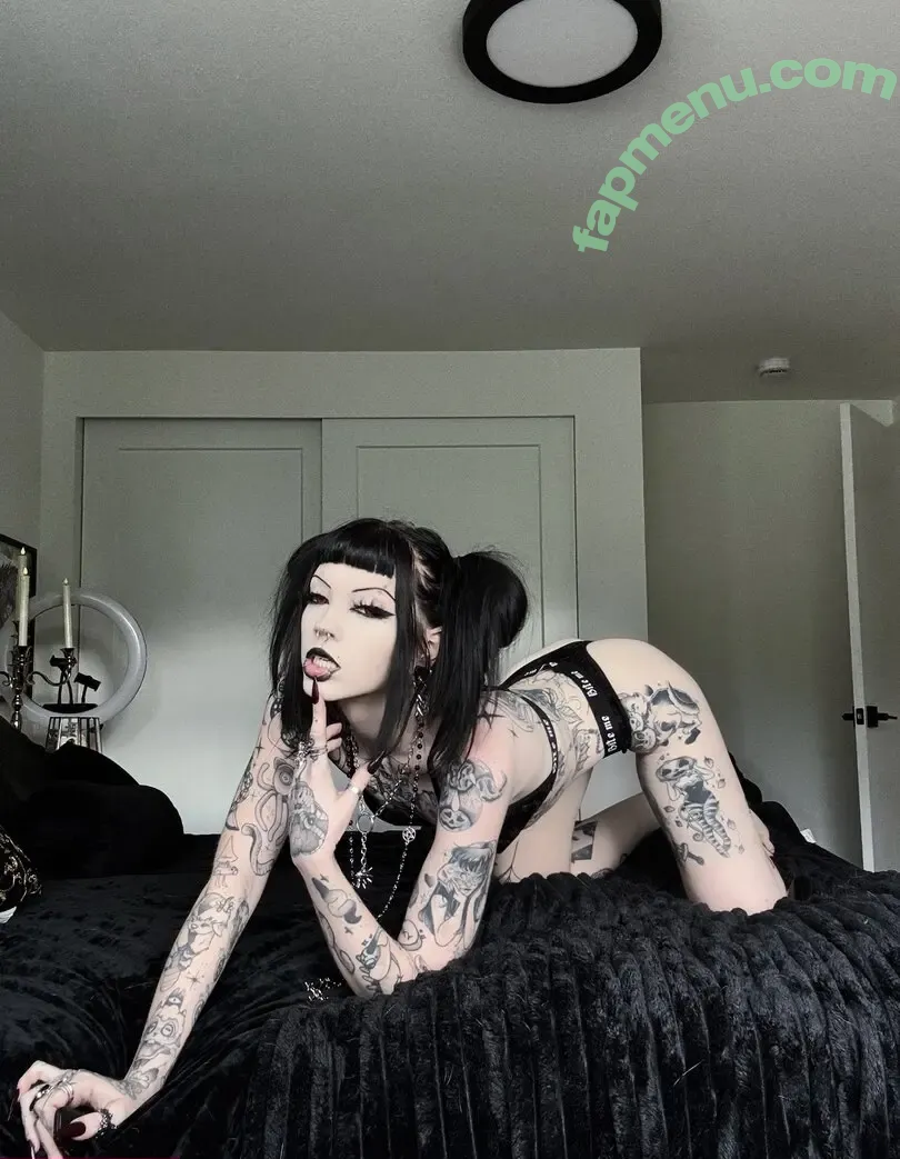 IAmM3dusa_ nude photo #0001 (iamm3dusa / therealm3dusa / therealm3dusa_)