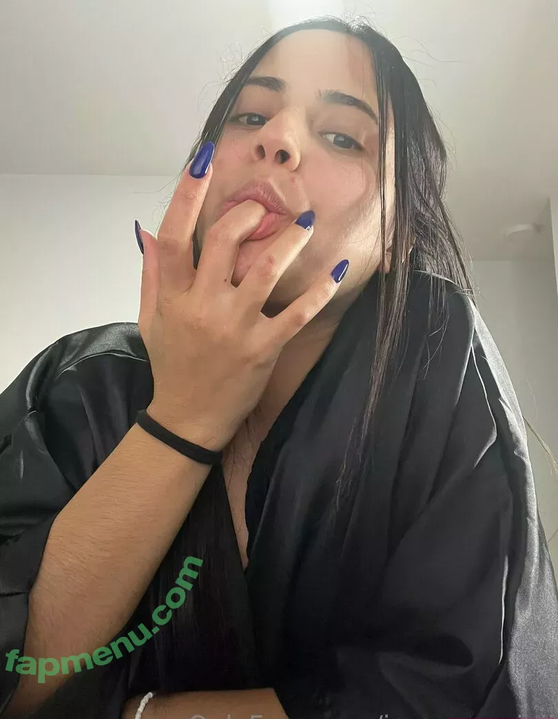 iamqueenjaii nude photo #0073 (iamqueenolizia)