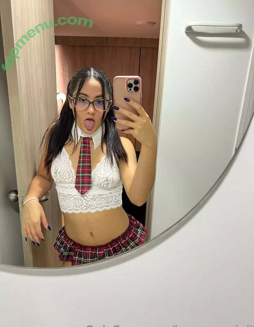 iamqueenjaii nude photo #0079 (iamqueenolizia)