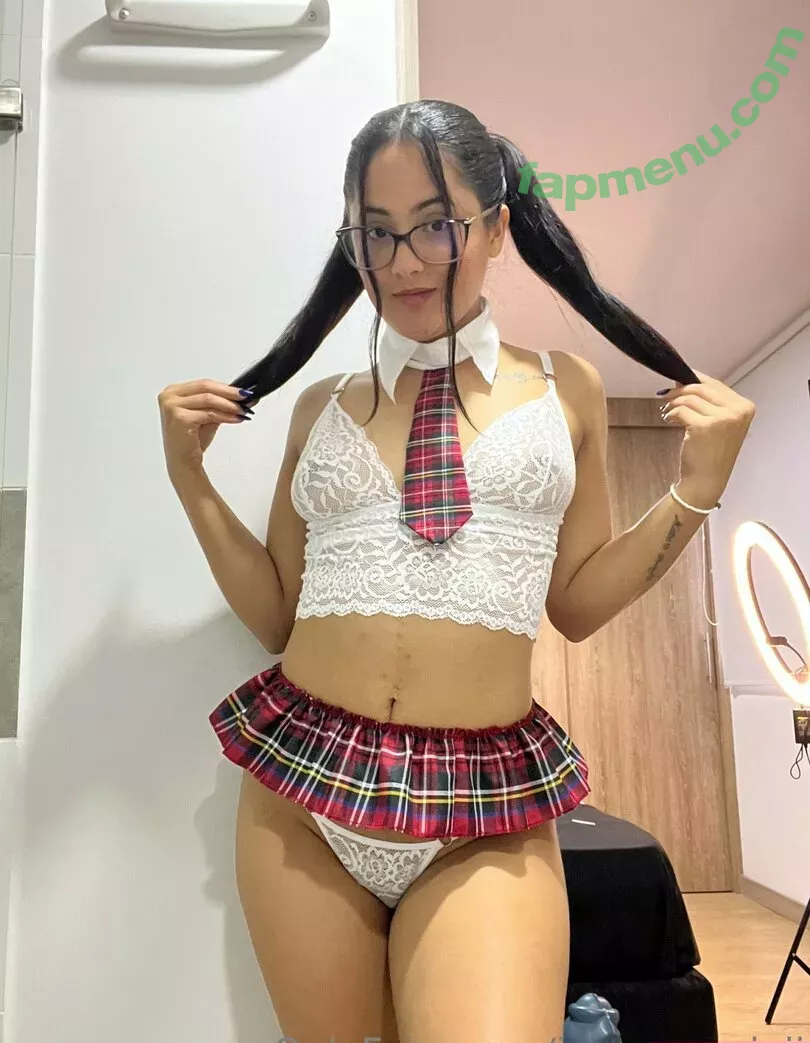 iamqueenjaii nude photo #0191 (iamqueenolizia)