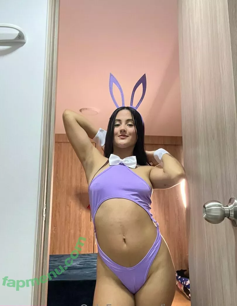 iamqueenjaii nude photo #0231 (iamqueenolizia)