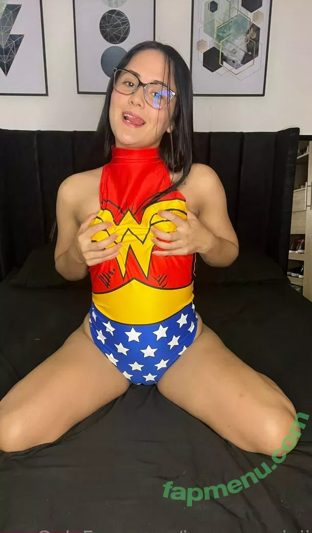 iamqueenjaii nude photo #0297 (iamqueenolizia)