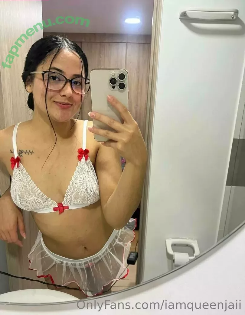 iamqueenjaii nude photo #0414 (iamqueenolizia)