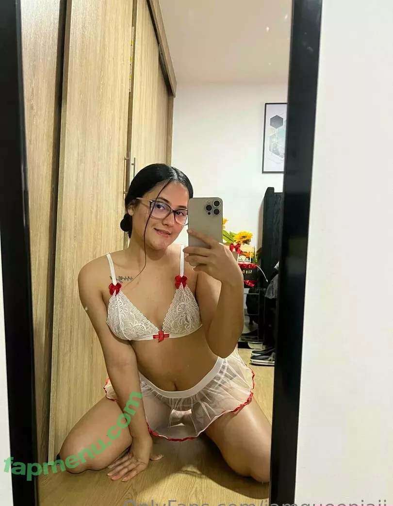 iamqueenjaii nude photo #0425 (iamqueenolizia)