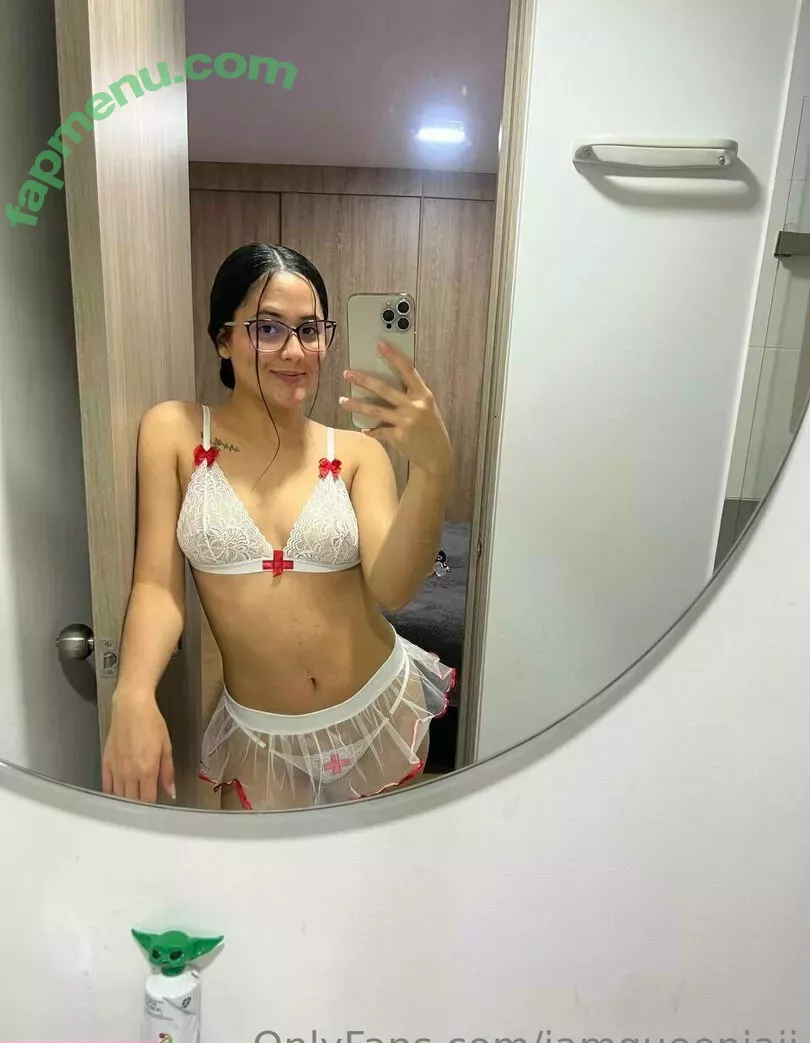 iamqueenjaii nude photo #0441 (iamqueenolizia)