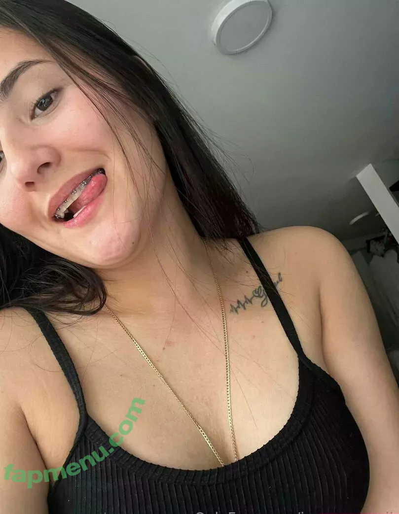 iamqueenjaii nude photo #0519 (iamqueenolizia)