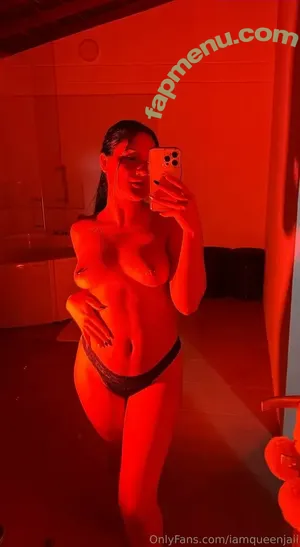iamqueenjaii / iamqueenolizia nude photo #1034