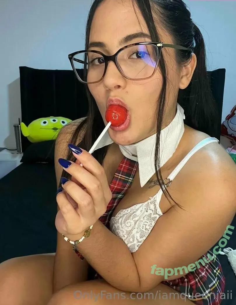 iamqueenjaii nude photo #1123 (iamqueenolizia)