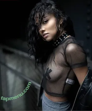 iamsassyy / sassy_classy_badassyy nude photo #0013