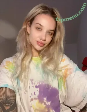  nude photo #0002
