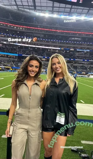 iamsydneythomas / Sydney Thomas / _ssydneythomas nude photo #0567