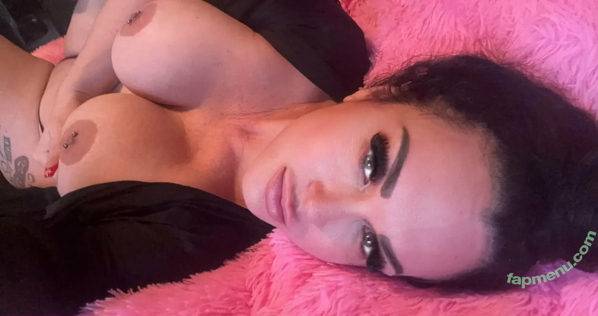 iamthedollface nude photo #0027 (i_am_the_dollface)