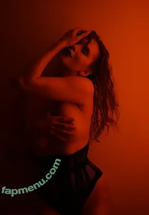 Icelandic Selkie / icelandicselkie / realmofhel.free nude photo #0139