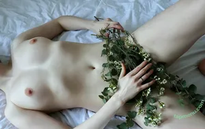 Icelandic Selkie / icelandicselkie / realmofhel.free nude photo #0763