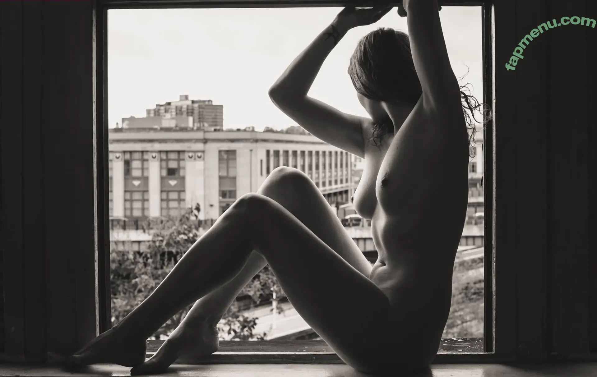 Icelandic Selkie nude photo #0100 (icelandicselkie / realmofhel.free)