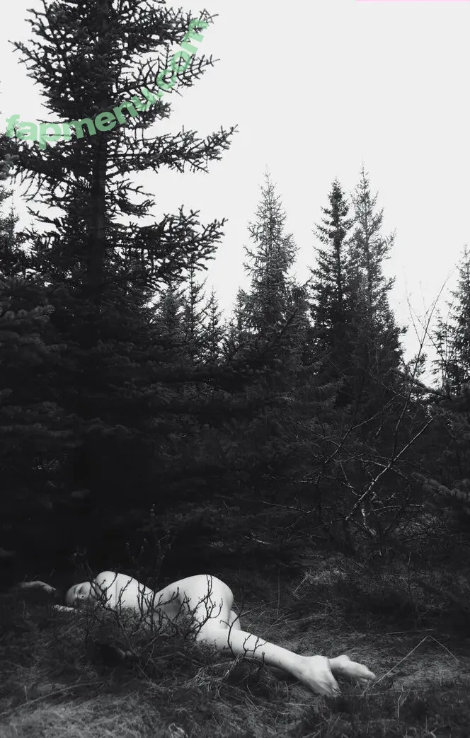 Icelandic Selkie nude photo #0240 (icelandicselkie / realmofhel.free)