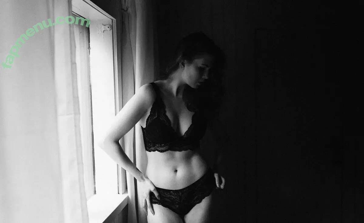 Icelandic Selkie nude photo #0325 (icelandicselkie / realmofhel.free)