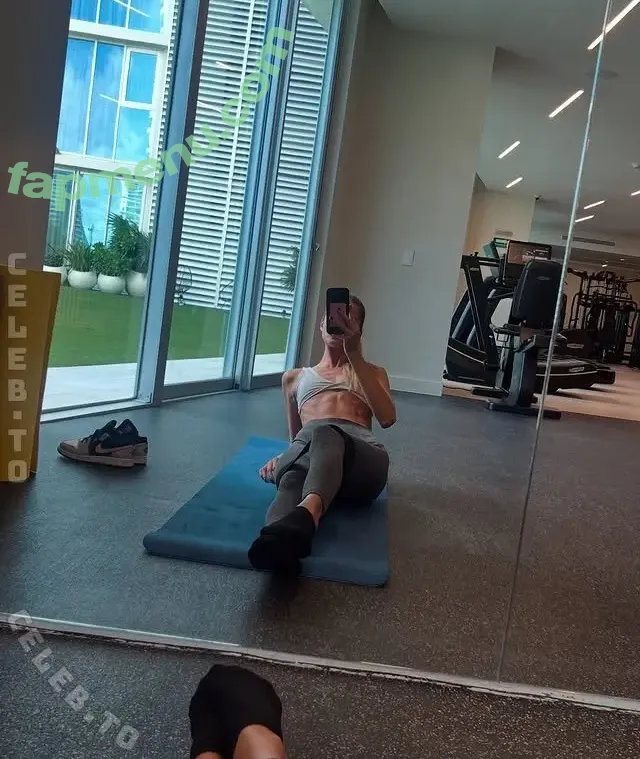 Ichelle Streekstra nude photo #0171 (ichelles)